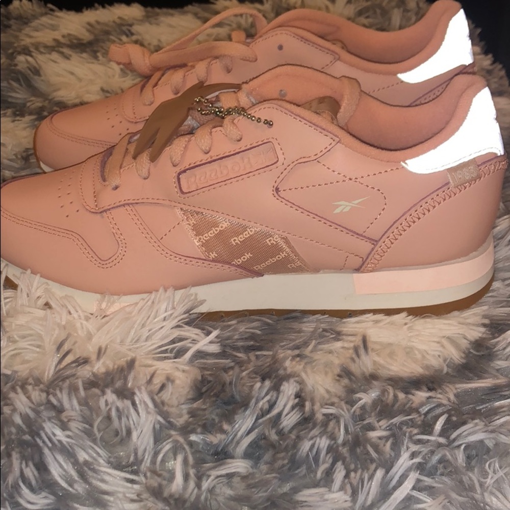 Reebok shoes never worn